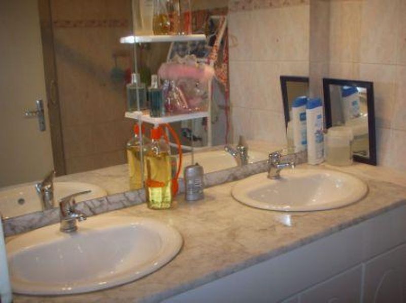 Vente      VITROLLES PROCHE COMMERCE APPARTEMENT T3/4 LOUE JUSQU'EN MARS 2009